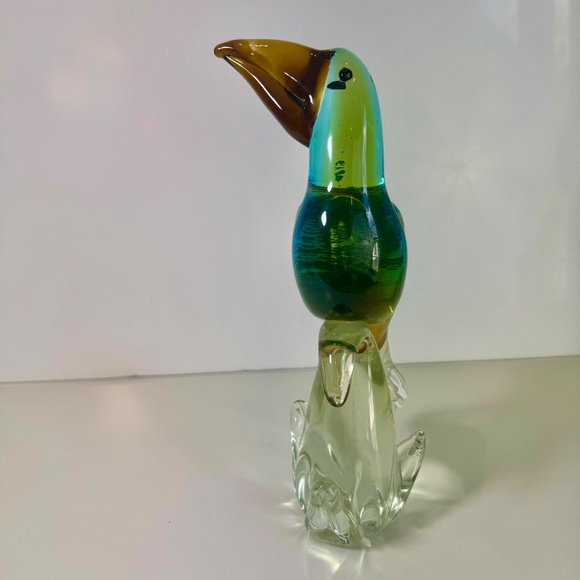 Murano Style Toucan Figurine – Vibrant Hand Blown Glass Bird – Collectible - Picture 5 of 6
